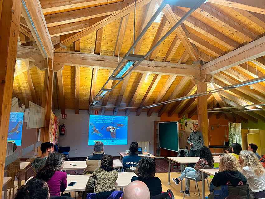 Presencia de aves rupícolas charla